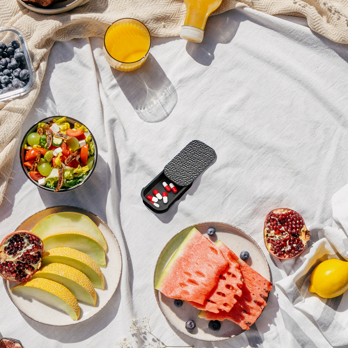 The Expedition Compact Pill Container Silver