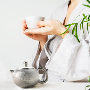 Handmade Ceramic Xi Shi Teapot | Unique Artisanal Course Silver Finish | Beautiful Ceremonial Drinkware Pottery Set |Ideal for Brewing Puer Oolong Green Yellow White & Black Health Tea | 150 ml Capacity.