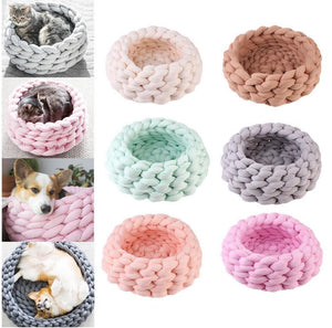 SuperSoft Round Woven Cotton Nest | UltraPlush Warm Wool Cushion Bed | Comfortable Matting Rug for Dog Kennel or Cat Condo | Perfect for Puppies Kittens Small Animals & Other Pets.